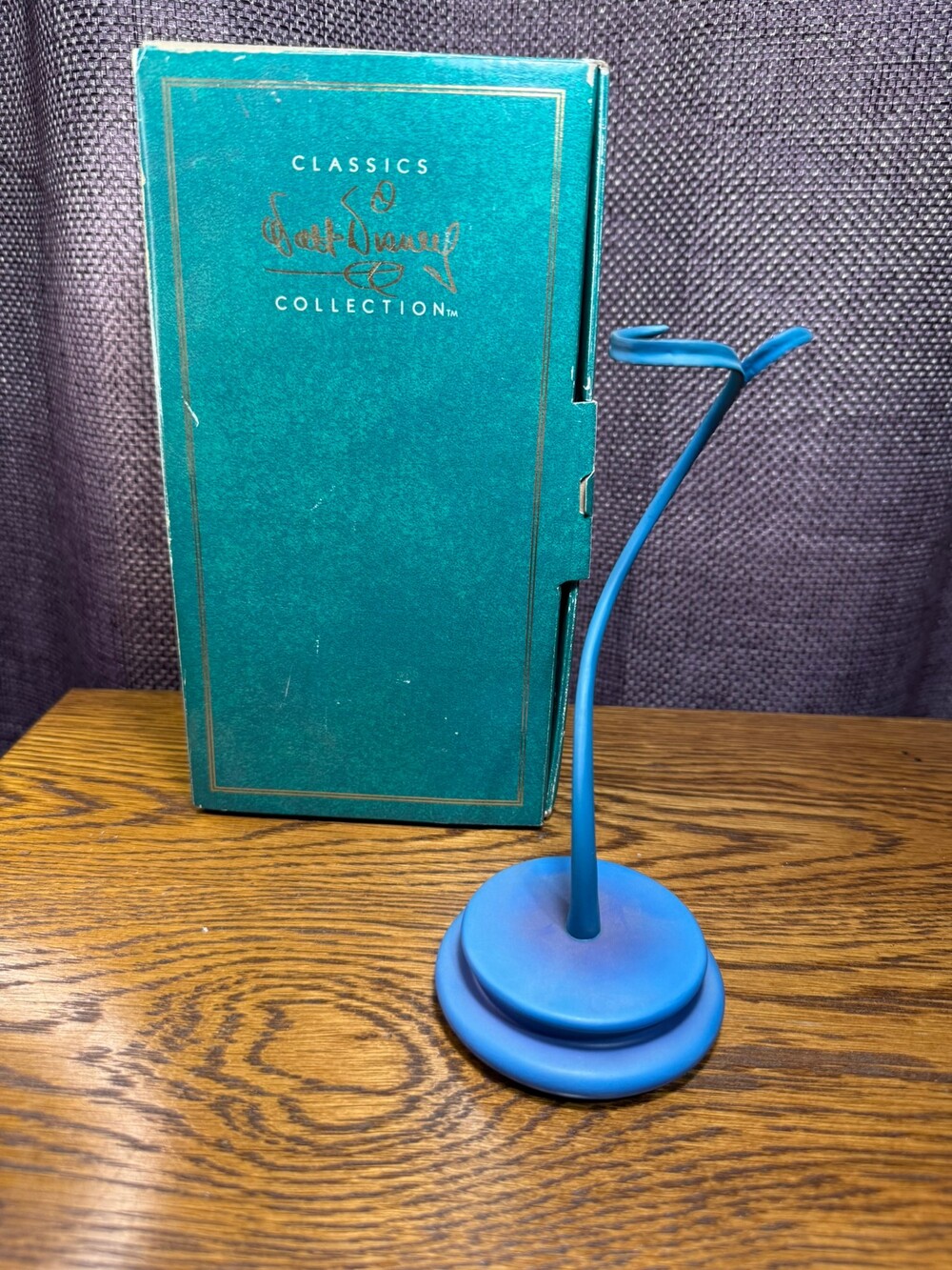 Fantasia - Cupid Ornament Stand